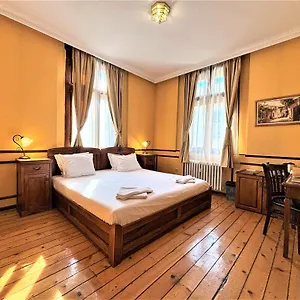 L'opera 3*, Sofia Bulgaria